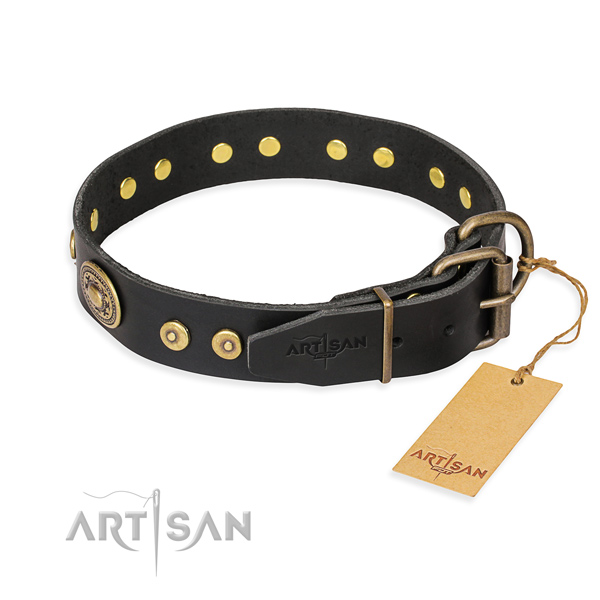 Genuine leather dog collar made of soft material with rust-proof adornments